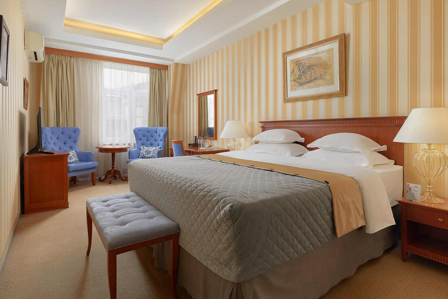 КЛАССИЧЕСКИЙ НОМЕР 1 КРОВАТЬЮ И 2 РАЗДЕЛЬНЫМИ