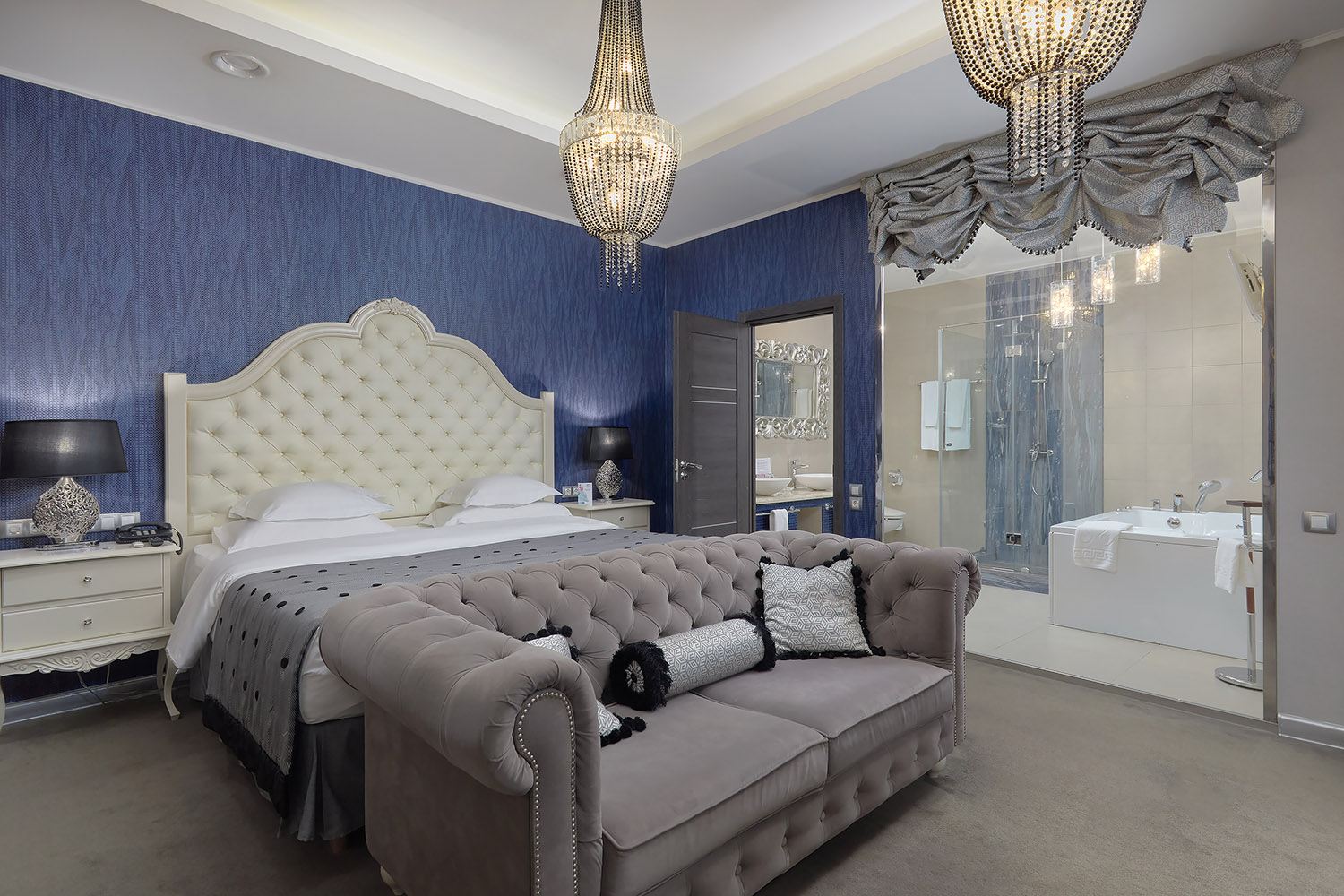 ДЖУНИОР СЮИТ "АВТОР"