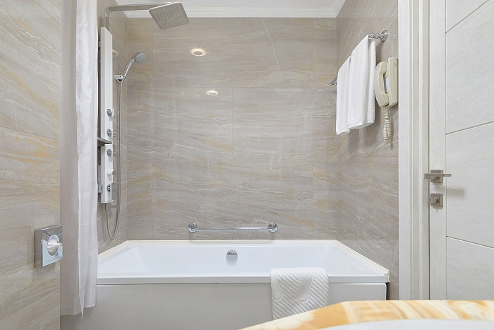 УЛУЧШЕННЫЙ НОМЕР С 1 КРОВАТЬЮ ИЛИ 2 РАЗДЕЛЬНЫМИ