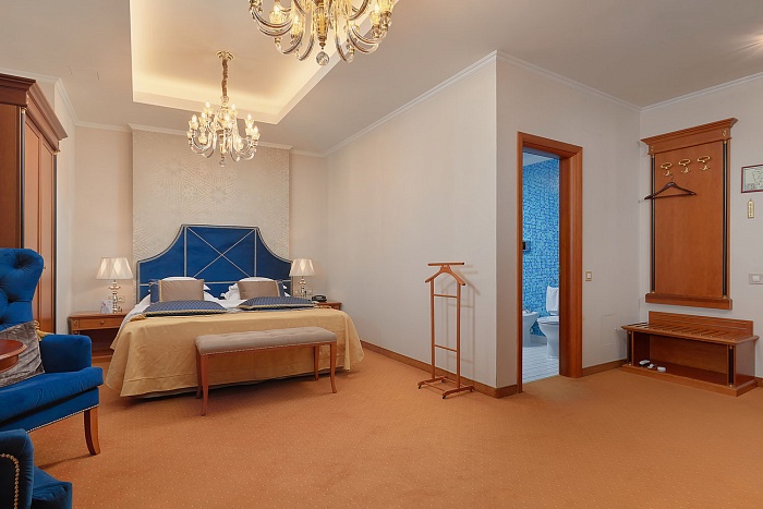 ДЖУНИОР СЮИТ