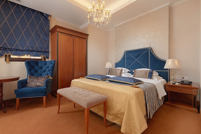 ДЖУНИОР СЮИТ