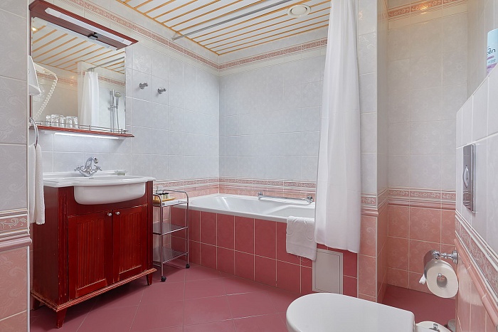 ДЖУНИОР СЮИТ