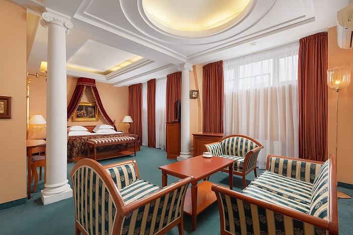 ДЖУНИОР СЮИТ