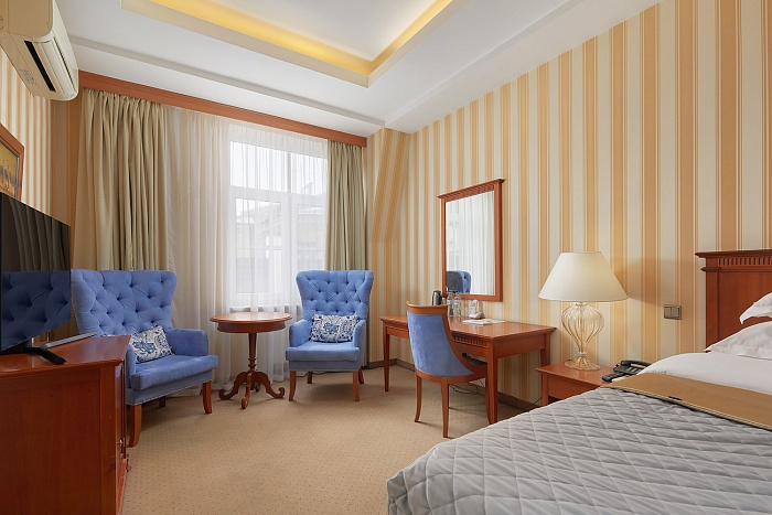 КЛАССИЧЕСКИЙ НОМЕР 1 КРОВАТЬЮ И 2 РАЗДЕЛЬНЫМИ